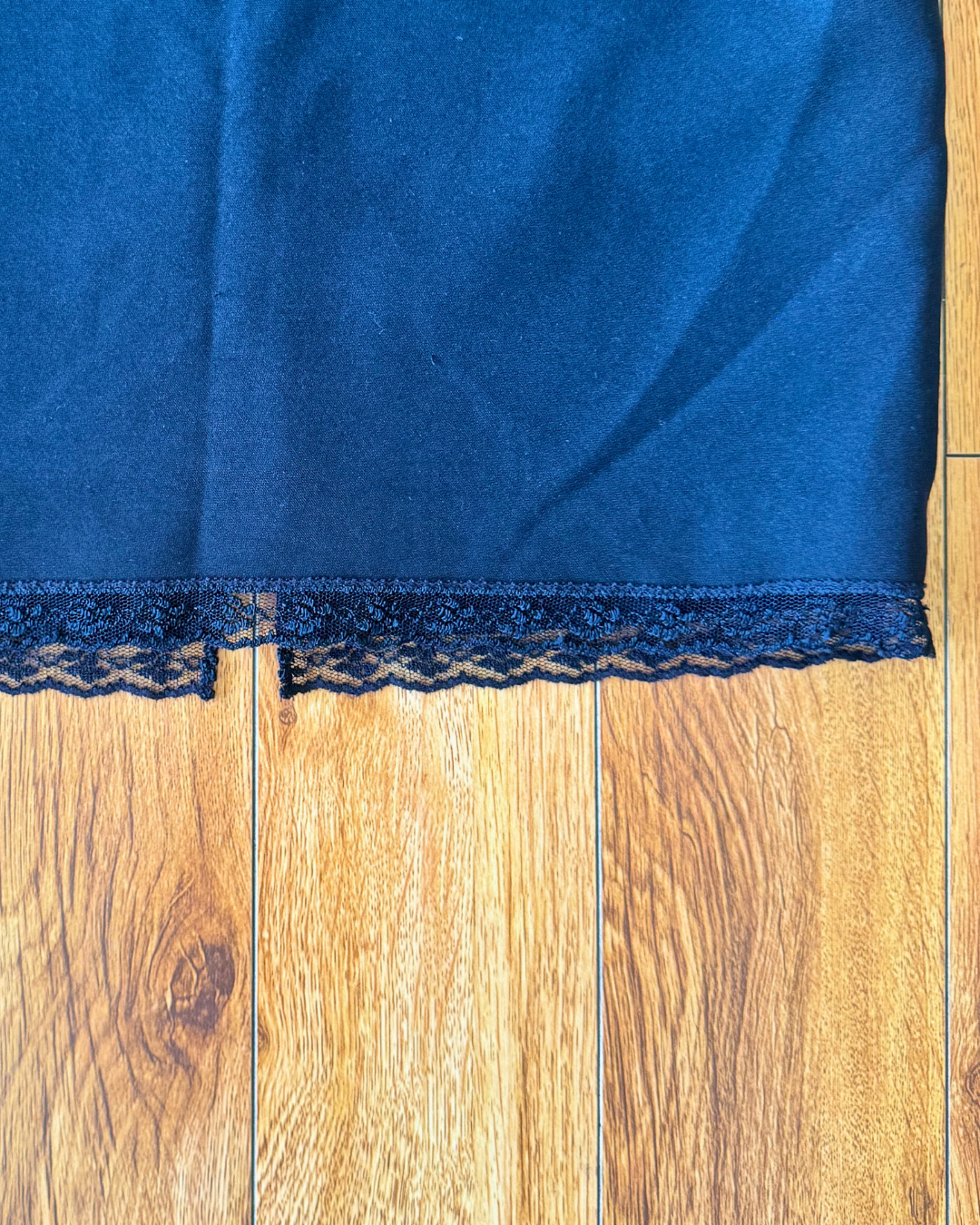 Vintage Lace Trim Midi Skirt – Size 8P