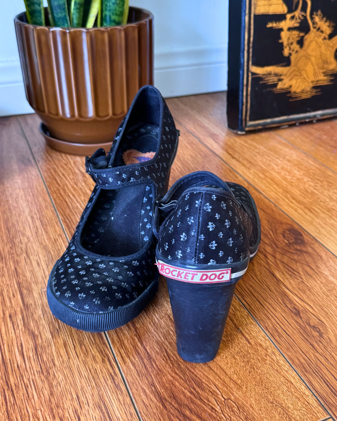 Vintage Rocket Dog Black Platform Wedge Mary Jane Shoes – Size 10