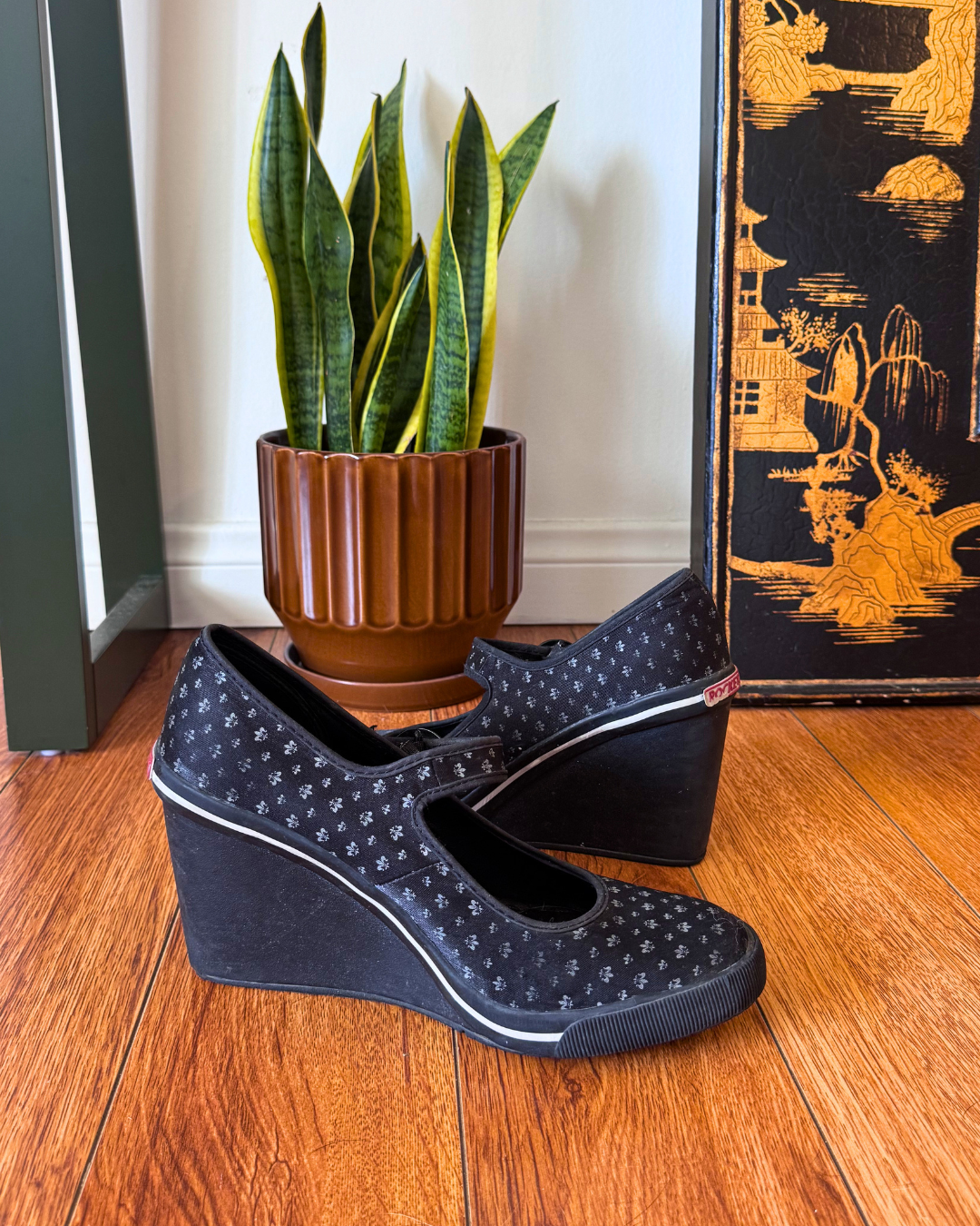 Vintage Rocket Dog Black Platform Wedge Mary Jane Shoes – Size 10